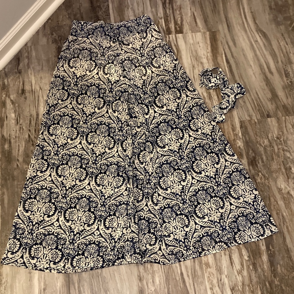 Live 4 Truth - Navy & Cream high waist wide leg pants - L